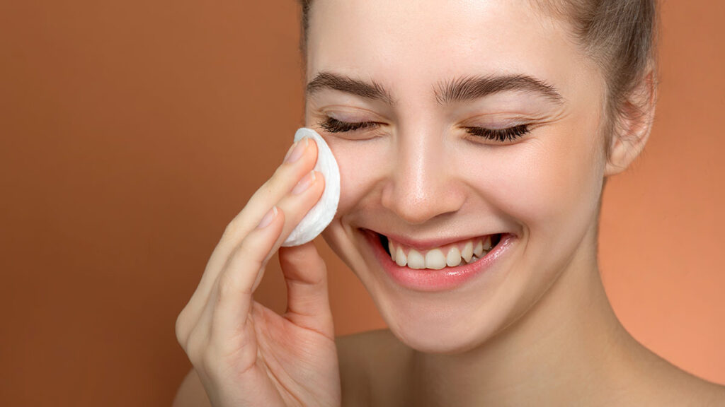 Rutina de cuidado facial para día y noche
